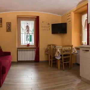 Appartamento Goccia Di Resina #sharingorobie, Serina (Lombardy)